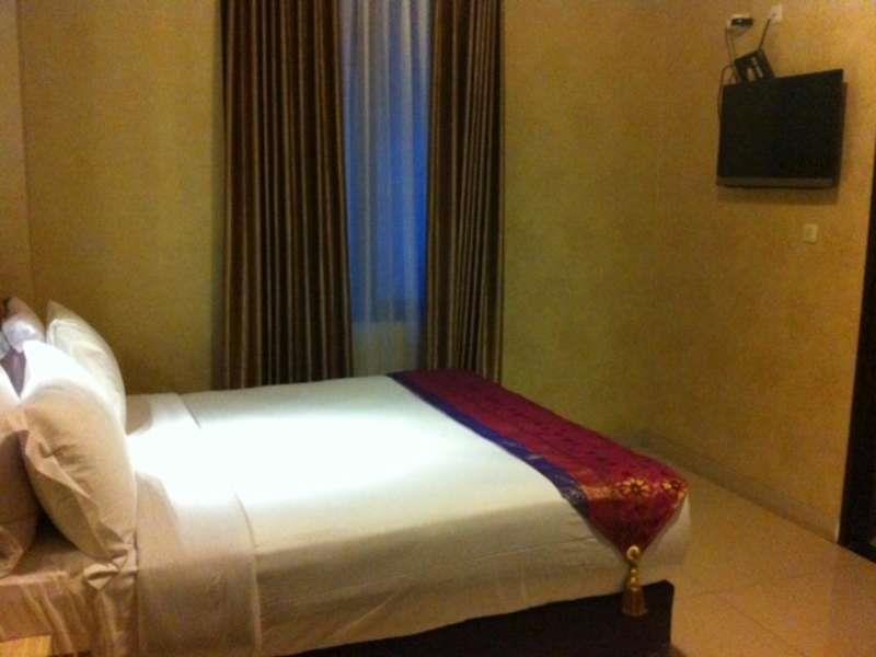 Latief Hotel 2*