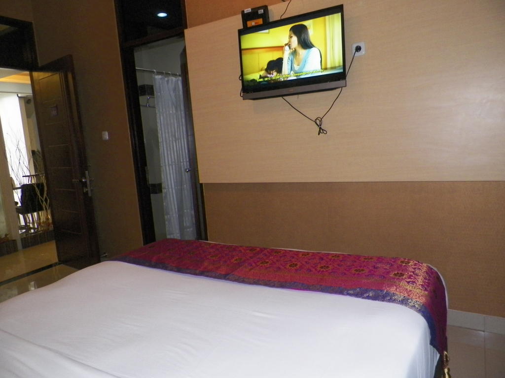 Latief Hotel 2*